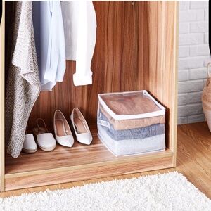 Brand New set of 3 clear Transparent zippered plastic Storage Organizer Box
